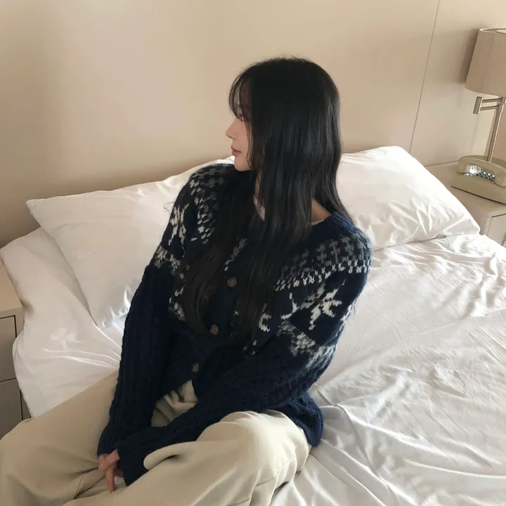[눈꽃❄]스노우 노르딕 도톰 라운드 니트 긴팔 가디건 2color 상세 이미지 19