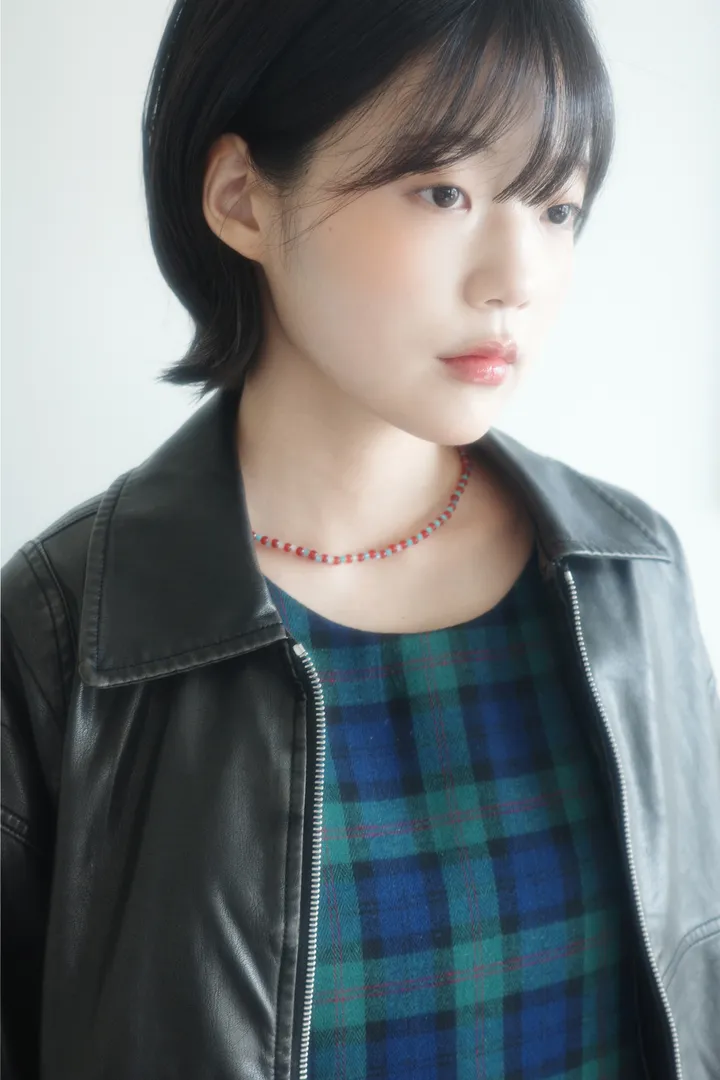 악세사리 모델 착용 이미지-S1L8