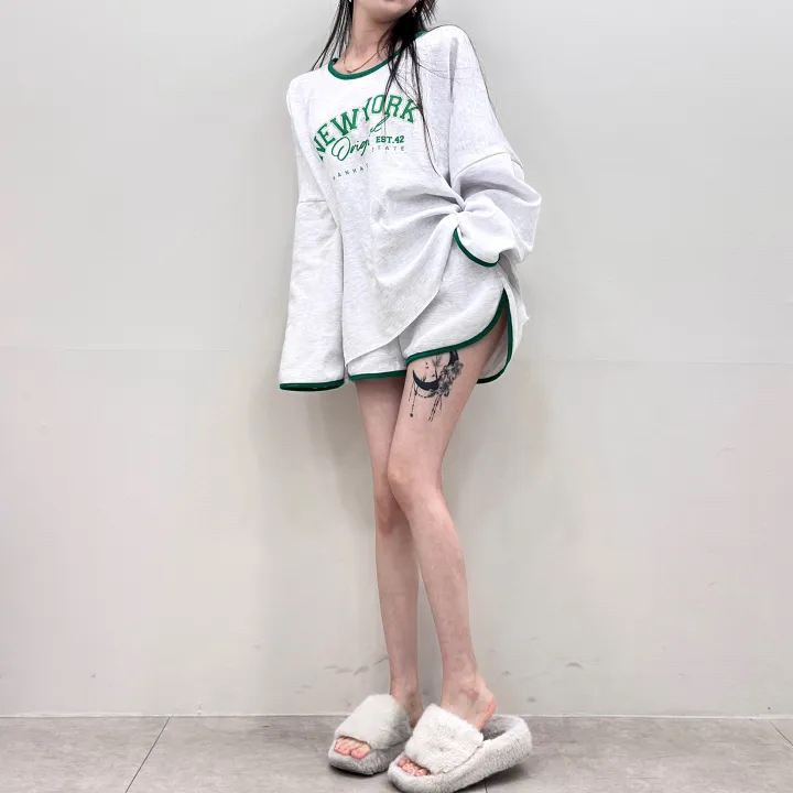 [여름까지/여리루즈핏] 밴티 나염 배색 라인 입술넥 오버핏 긴팔 티셔츠+밴딩 하이웨스트 돌핀 숏팬츠 투피스 트레이닝 세트 3color 상세 이미지 16