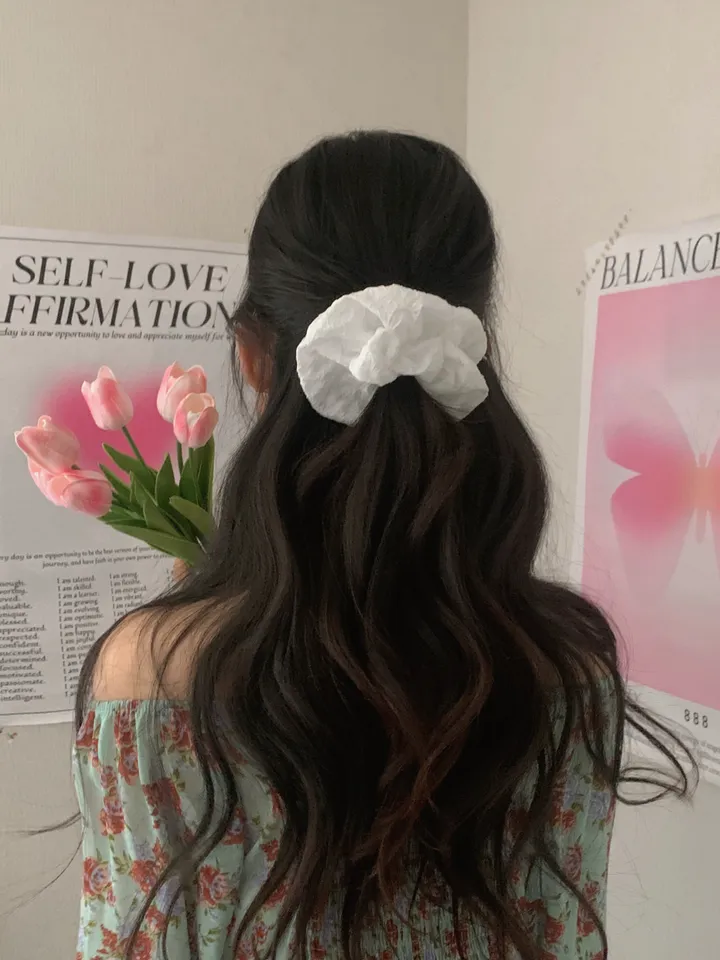 당일배송 색상추가ෆ찐후기인증ෆ 크링클 바스락 헤어곱창 헤어슈슈 스크런치 2color / 올림머리 반머리 반묶음 머리끈 헤어악세사리 데일리 꾸안꾸 여름슈슈 긴머리 단발머리 헤어포인트 상세 이미지 5