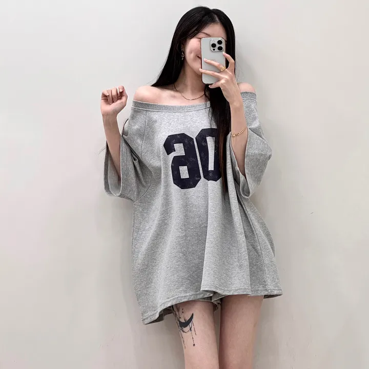 [왕루즈핏/핏대박템] 넘버식스 오버핏 입술넥 언발 오프숄더 반팔 박시 티셔츠+밴딩 하이웨스트 3부 숏팬츠 반바지 트레이닝 세트 투피스 셋업 4color 상세 이미지 5