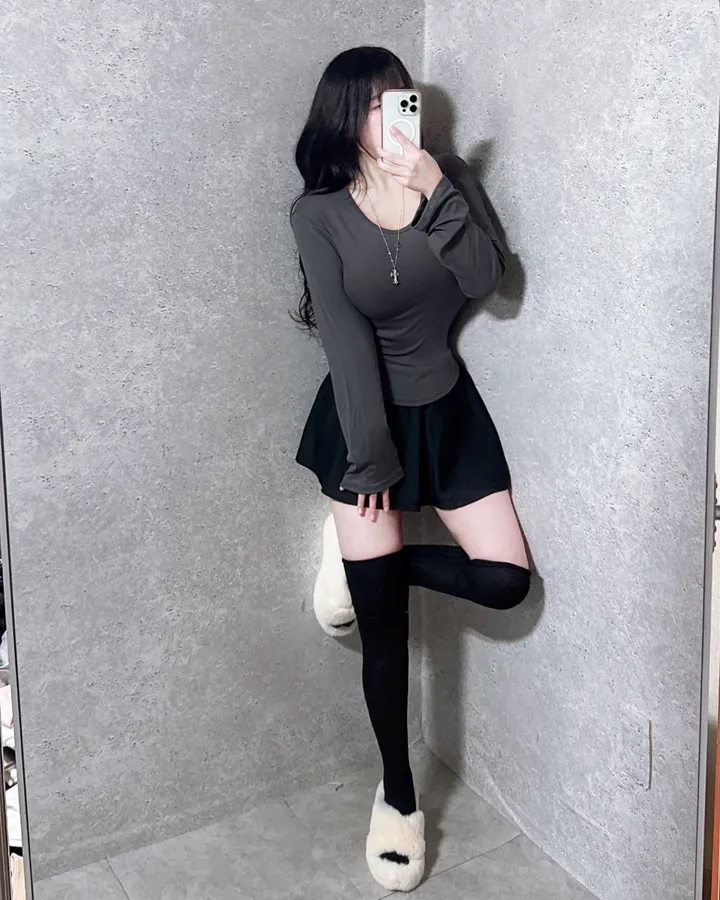*long버전[팔뚝삭제허리잘록골반생성]긴팔U넥 유넥 팔뚝널널 팔뚝커버 밑단굴림 팔뚝살 원단보장 팔뚝소멸 데일리 꾸꾸 꾸안꾸 데이트 캐주얼 여리핏 청순 여리여리 롱슬리브 상세 이미지 16