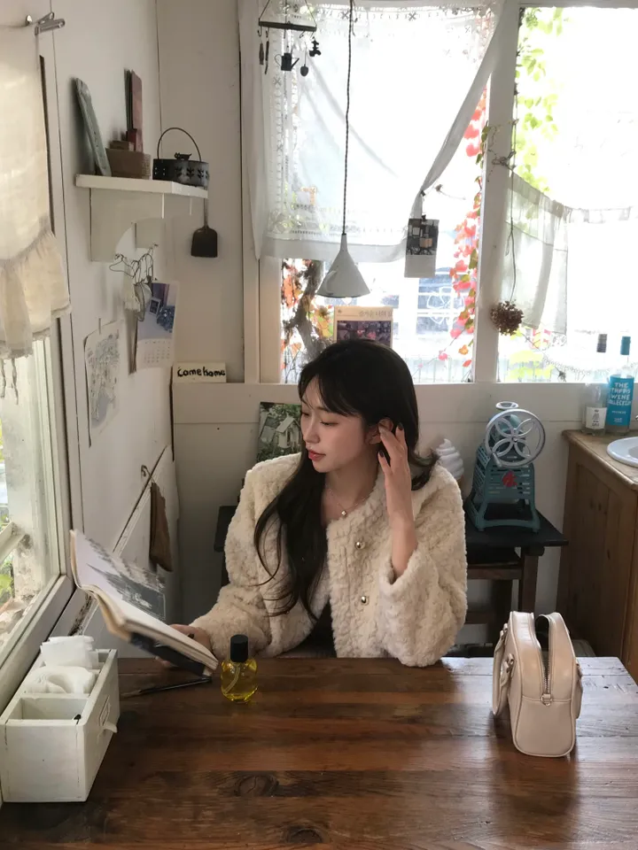 [ 하이퀄리티დ 하객룩] 밍크 더블 뽀글이 트위드 금장 자켓 노카라 퍼자켓 데이트룩 가을 겨울 상세 이미지 9