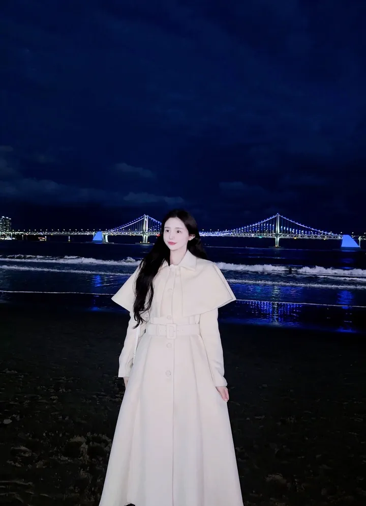[빠른배송💗/기획특가💗] 벨 블랑쉬 케이프 스노우 아이보리 벨트 플레어 롱 코트 (high quality - 아이,핑크 고퀄리티 겨울 한겨울 방한 연말룩 페이크퍼 에코퍼) 상세 이미지 35