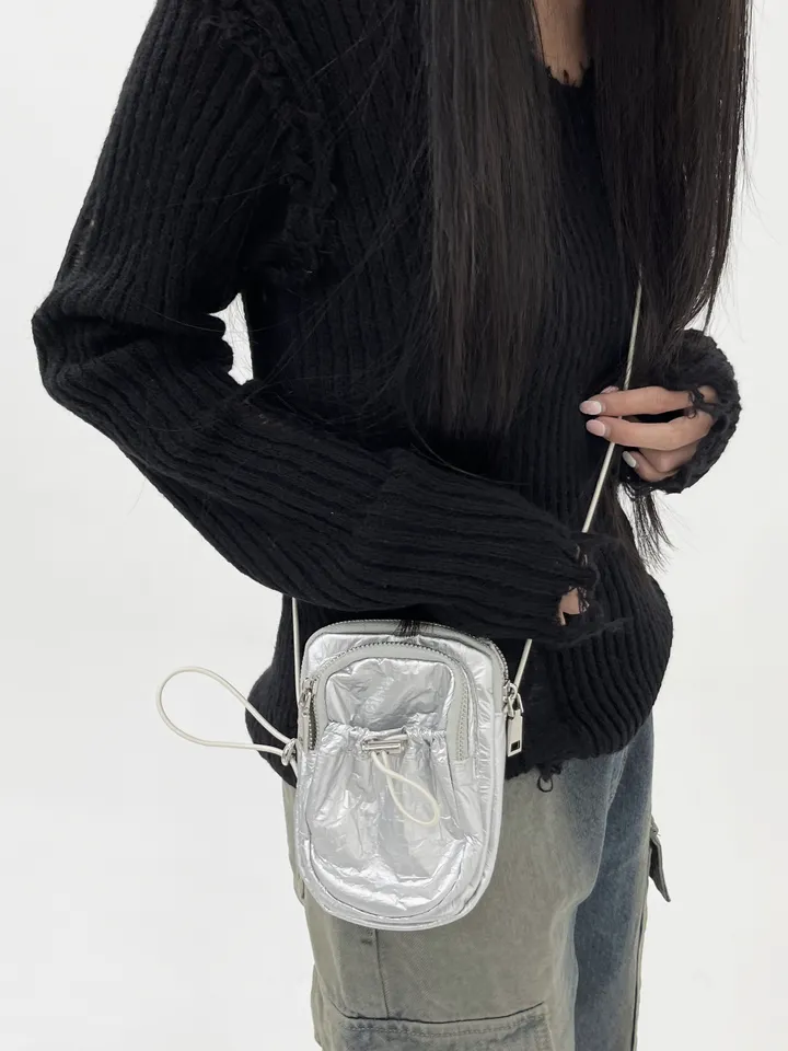 [3color]글로시 / 나일론 스토퍼 미니백 glossy mini crossbag (가벼운 데일리 가방 유니크 쁘띠 스트링 크로스백) 상세 이미지 14