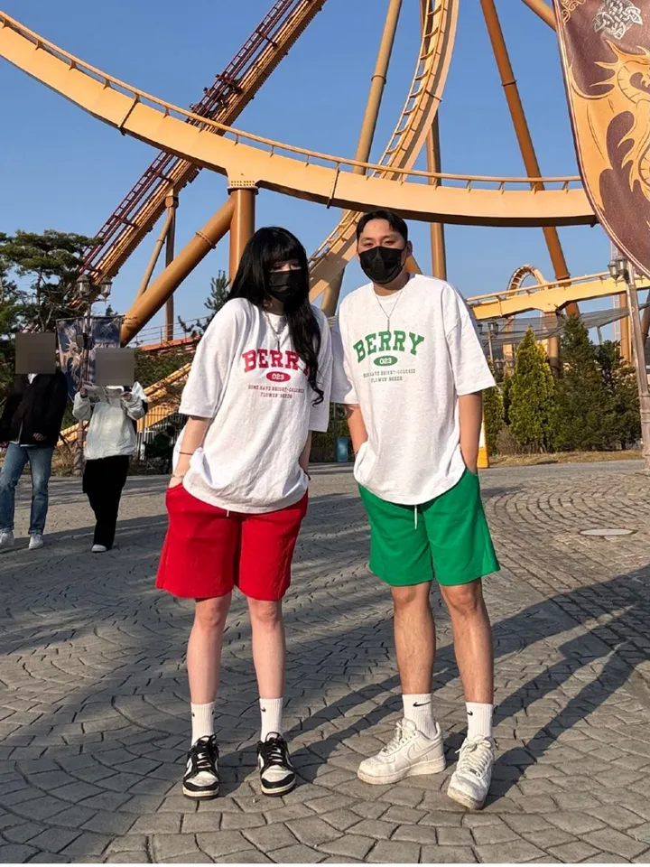 [세트가격🍓/4컬러]베리 남녀공용 커플 빅사이즈 반팔 반바지 세트 국내제작 꾸안꾸 반팔티 팬츠 셋업 커플룩 시밀러룩 츄리닝세트 반소매 여름 마실룩 여행 커플세트 상세 이미지 25