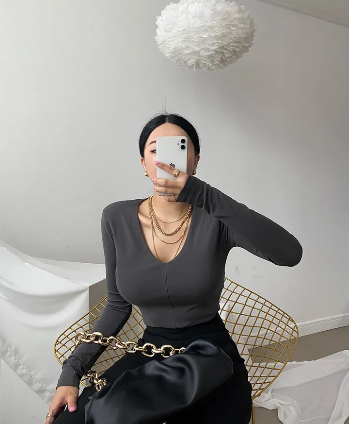 패드 브이넥 스판 절개 슬림 티셔츠 상세 이미지 26