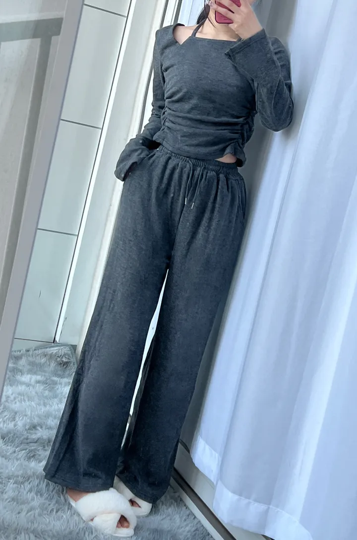 허얇골넓✨꾸안꾸 정석🌸소피아 기모 셔링 세트 (홀터넥 고퀄 오프숄더 도톰 스판 긴팔 슬림핏 티 투피스 데일리 무지 와이드 팬츠 하이웨스트 겨울 셋업 밴딩 바지) 상세 이미지 12