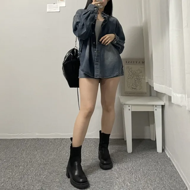 [힙무드/Y2K/2COLOR]빈티지 데님 워싱 무지 긴팔 카라넥 버튼 셔츠 하이웨스트 반바지 청청 투피스 세트 진청 흑청 상세 이미지 9