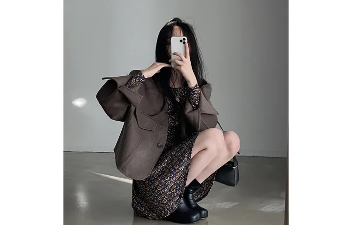 브이넥 노카라 여성 하프 크롭 와이드핏 코트 자켓 상세 이미지 17