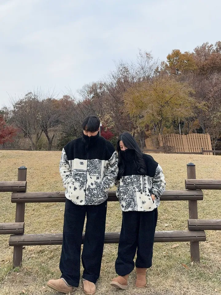 [고퀄리티🖤] 겨울 페이즐리 양털 크롭 후리스 하이넥 집업 뽀글이 유니크 커플 시밀러룩 상세 이미지 14