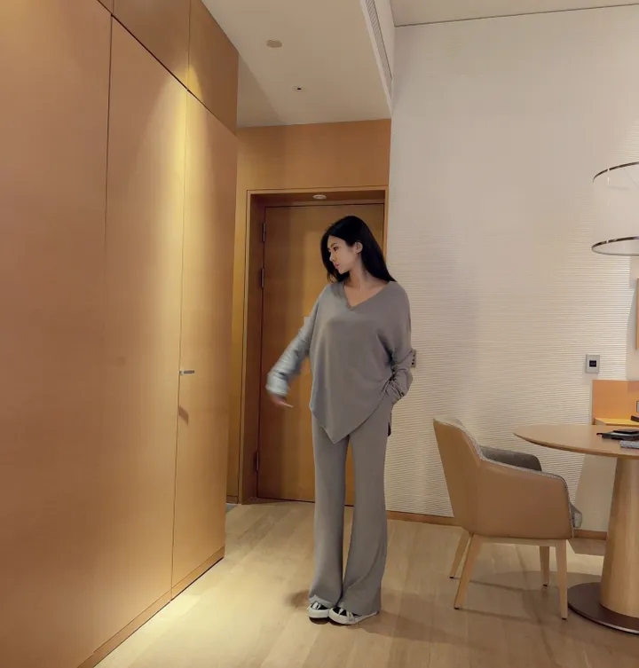 [Made /단품구매가능 /세트3000원할인] 촉촉 촤르르 연유 라떼 트레이닝 세트 여리핏 꾸안꾸 퀄보장 데일리set 핏보장 봄 신상 상세 이미지 130