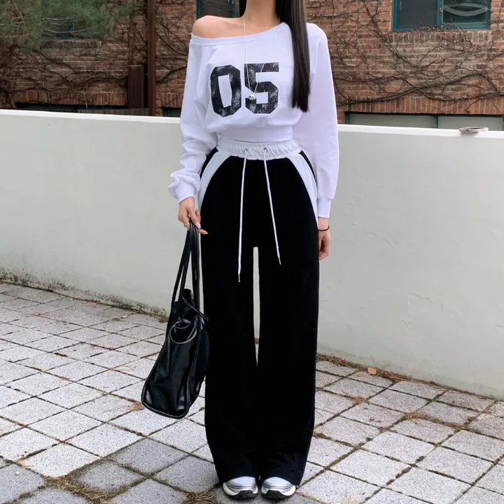 *최저가* [꾸안꾸🕶/핏보장] 넘버 크롭 오프숄더 맨투맨+와이드팬츠set 레터링맨투맨 배색 일자팬츠 트레이닝세트 셋업 상세 이미지 13