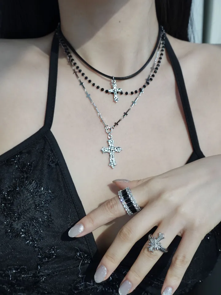black cross layerd necklace | 블랙 가죽 초커 십자가 목걸이 상세 이미지 12