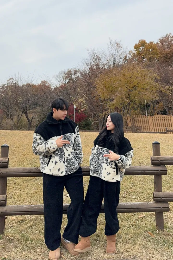 [고퀄리티🖤] 겨울 페이즐리 양털 크롭 후리스 하이넥 집업 뽀글이 유니크 커플 시밀러룩 상세 이미지 8