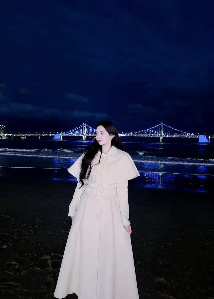 [빠른배송💗/기획특가💗] 벨 블랑쉬 케이프 스노우 아이보리 벨트 플레어 롱 코트 (high quality - 아이,핑크 고퀄리티 겨울 한겨울 방한 연말룩 페이크퍼 에코퍼) 상세 이미지 38