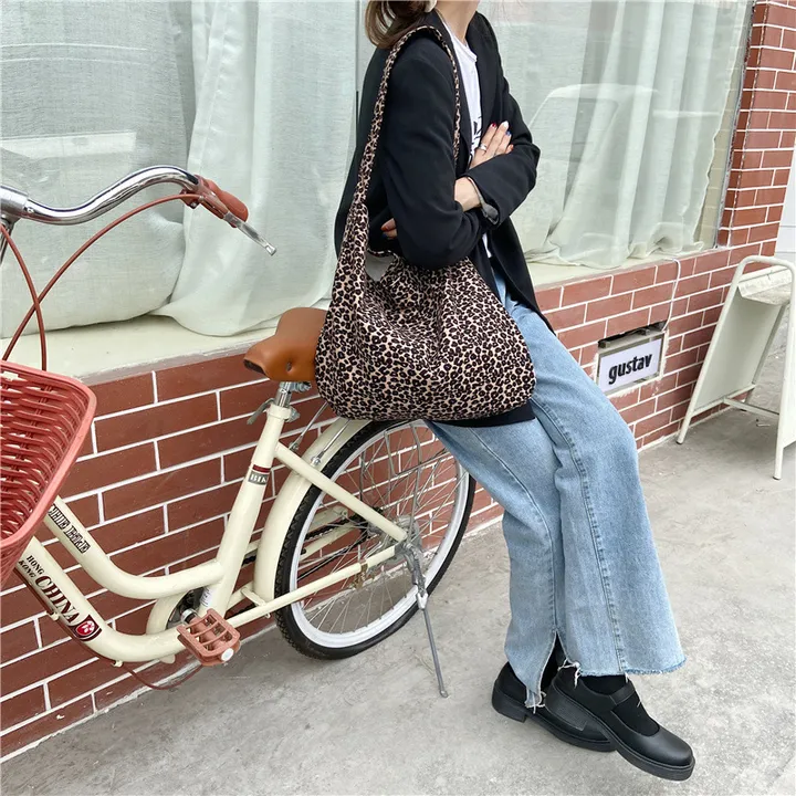 🥰당일출고✅ 에코백🎀 가벼운가방 데일리백 보조가방 산책가방 숄더백 시장가방 장바구니 쇼퍼백 비치백 대학생 캐주얼 빈티지 쇼핑백 대용량 숙녀용 레퍼드 크로스백2 상세 이미지 25