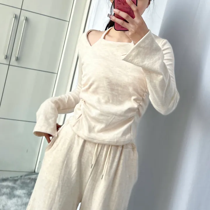 허얇골넓✨꾸안꾸 정석🌸소피아 기모 셔링 세트 (홀터넥 고퀄 오프숄더 도톰 스판 긴팔 슬림핏 티 투피스 데일리 무지 와이드 팬츠 하이웨스트 겨울 셋업 밴딩 바지) 상세 이미지 13