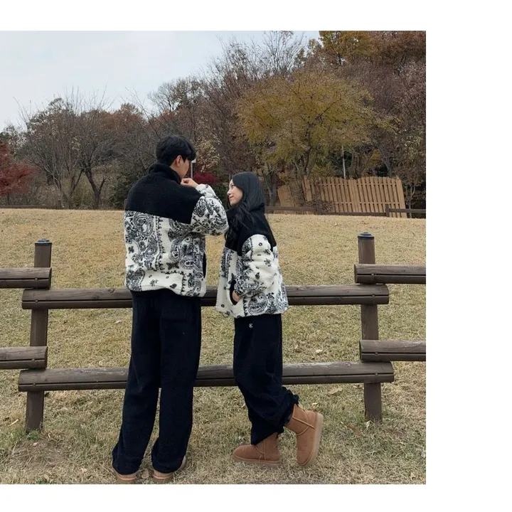 [고퀄리티🖤] 겨울 페이즐리 양털 크롭 후리스 하이넥 집업 뽀글이 유니크 커플 시밀러룩 상세 이미지 16
