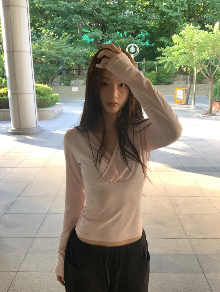 긴팔 티셔츠 모델 착용 이미지-S1L34