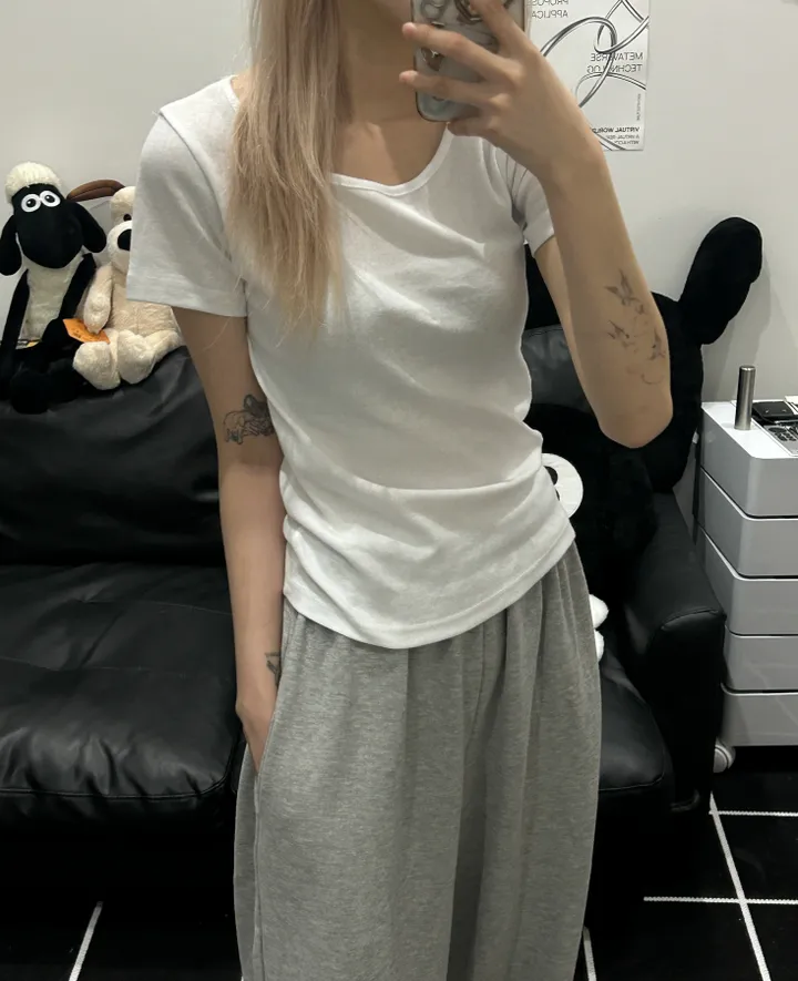 [🎀누적판매 2천장🎀] Butter slimfit u-neck short sleeve T 버터 슬림핏 유넥 반팔티 상세 이미지 4