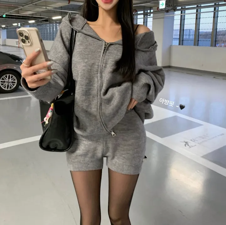 ✔️고퀄단독제작✔️[심쿵뒷태!/꾸안꾸🕶] 패치 루즈핏 하프 후드집업 니트 숏팬츠 반바지 세트 셋업 투피스 하의실종 상세 이미지 8