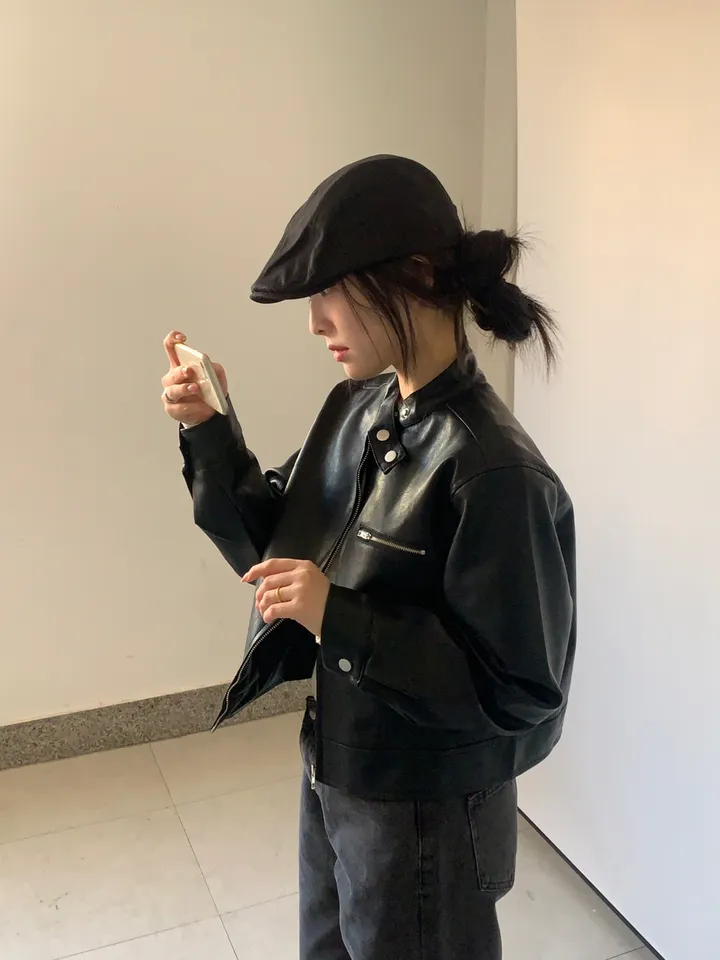하프 크롭 레더 라이더 자켓 상세 이미지 12
