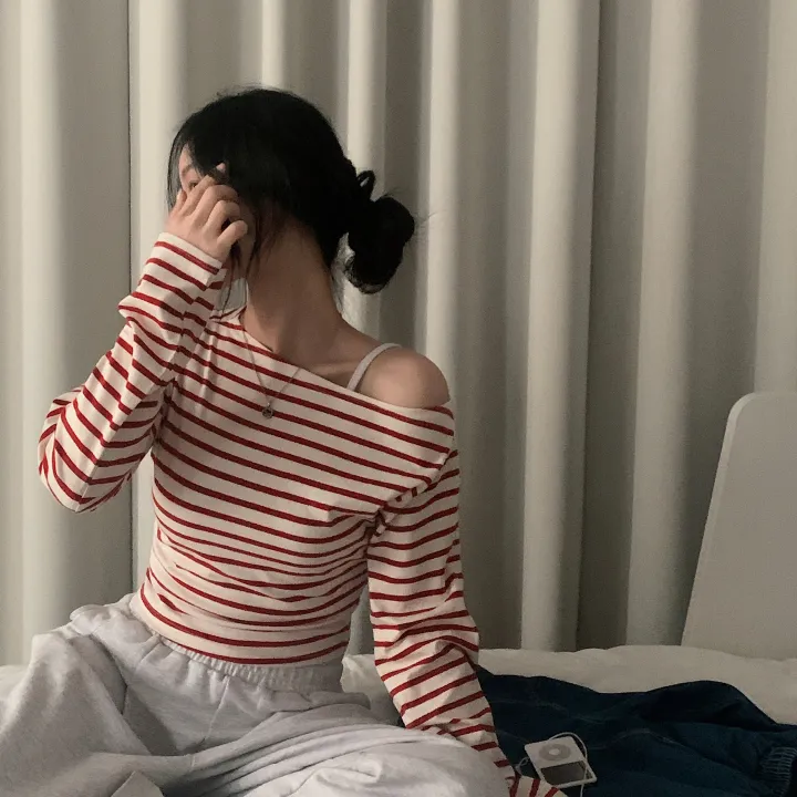 [예쁜라인🤍/데일리필수*.*] 루징 스트라이프 언발 오프숄더 긴팔티셔츠 - 2color 상세 이미지 11