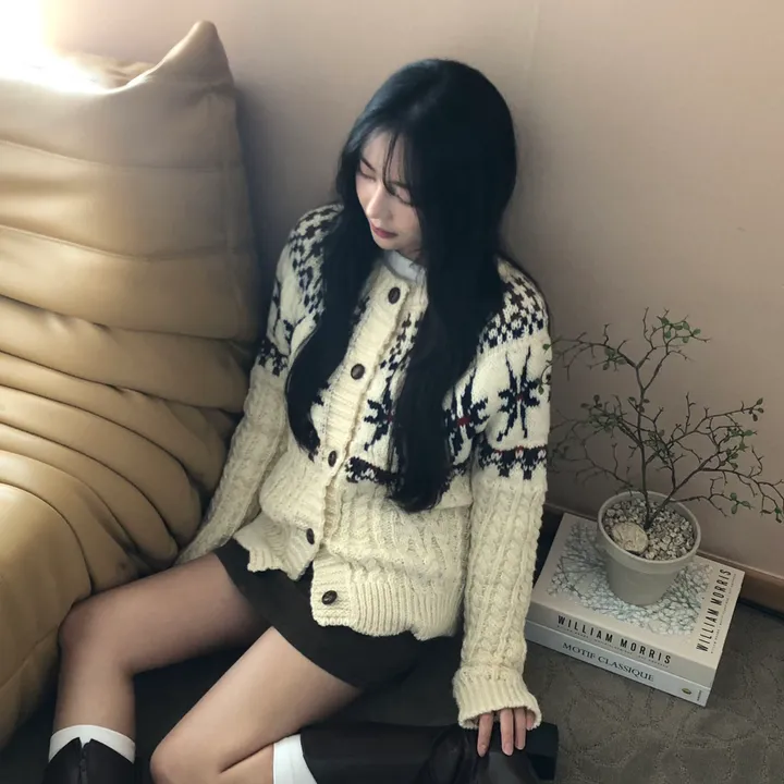 [눈꽃❄]스노우 노르딕 도톰 라운드 니트 긴팔 가디건 2color 상세 이미지 16
