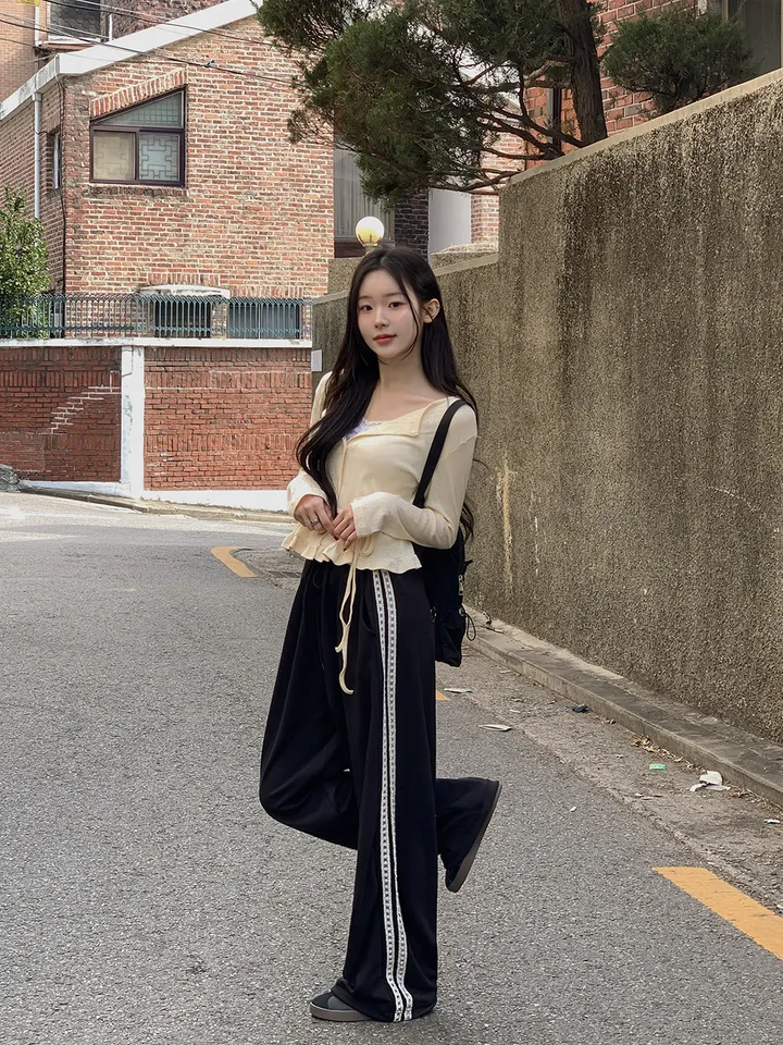 [머플러set/파스텔색감] 아투 라운드넥 펀칭 아일렛 프릴 여리핏 긴팔 가디건 3colors 상세 이미지 19