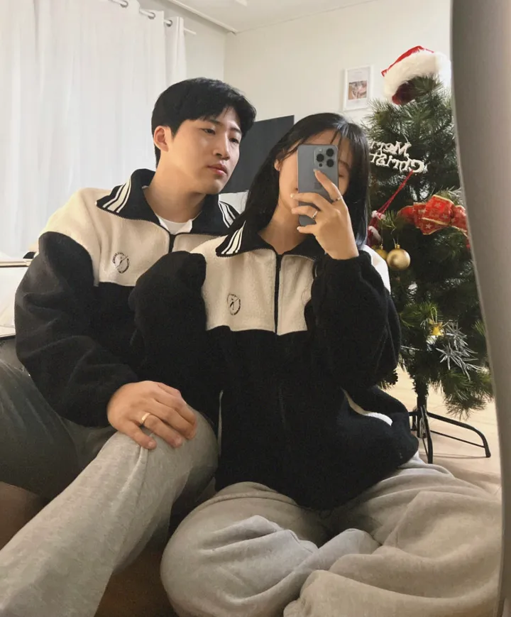 [크롭/오버핏] 유니크 하이넥 배색 후리스 집업 점퍼 겨울 커플룩 시밀러룩 상세 이미지 9