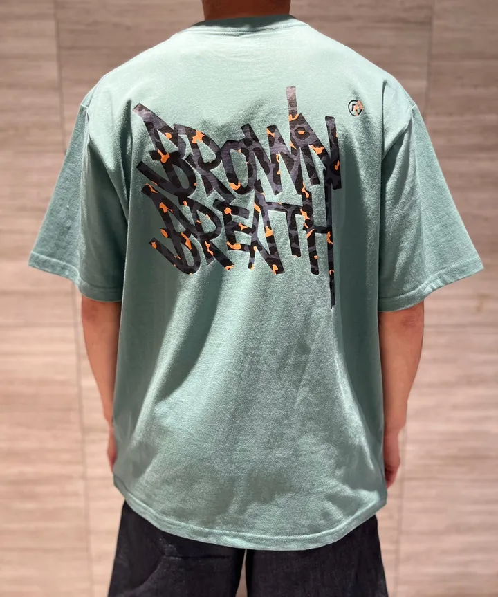브라운브레스 LEOPARD TAG TEE 반팔티 - BLUE GREEN BKMMST008BG