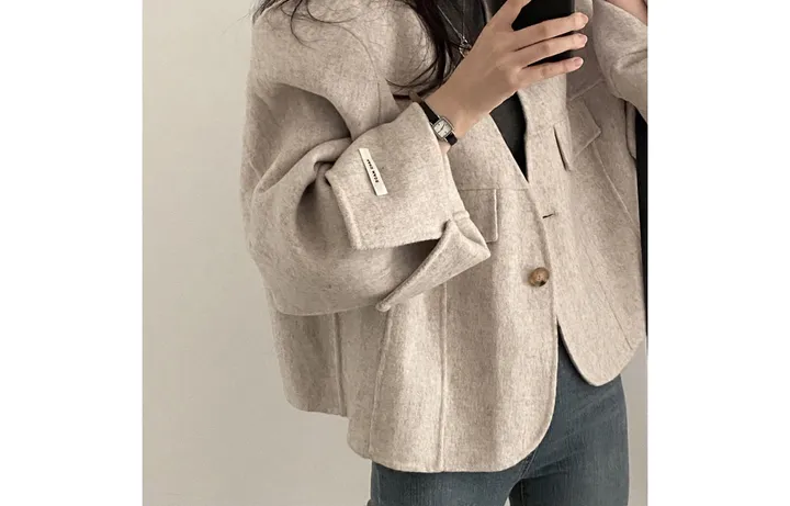 브이넥 노카라 여성 하프 크롭 와이드핏 코트 자켓 상세 이미지 22