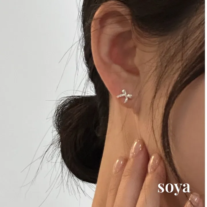 [후기극찬!] 925실버 데일리 미니 큐빅 리본 스터드 귀걸이 상세 이미지 1