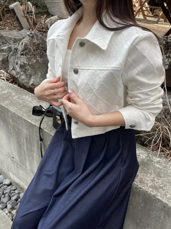 [주문폭주!/퀄팅자켓/봄신상/봄옷/청자켓/데님자켓/크롭/로맨틱/모던시크/페미닌/데일리/하객룩]다이아 데님자켓 상세 이미지 3