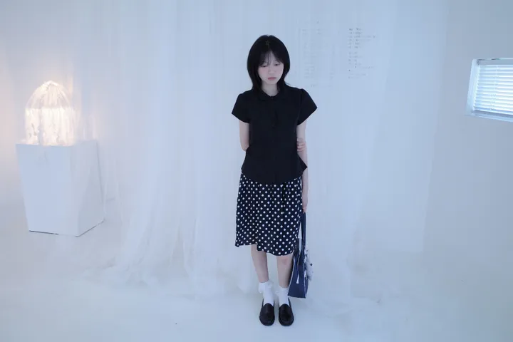 블라우스 모델 착용 이미지-S1L21