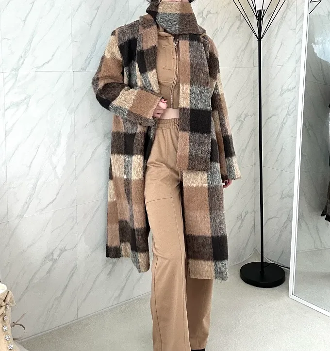 [고퀄리티/주문폭주🤎] 머플러세트 앙고라 퍼 체크 롱코트 드뮤어룩 데일리룩 꾸안꾸 퍼코트 상세 이미지 7