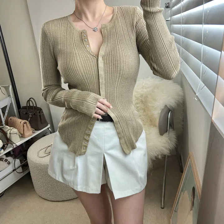 (강추)쫀쫀 슬림 골지 똑딱이 가디건 -3color / 3부팬츠 반바지 치마바지 데님 청바지 원피스 후드 맨투맨 상세 이미지 17