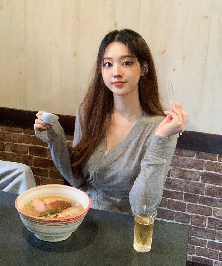 [허리잘록🍂타이SET] 브이넥 랩 니트 가디건 옆단추 이중 레이어드 긴팔 스카프 세트 봄 가을 간절기 여리핏 페미닌 데이트룩 하객룩 4COL 상세 이미지 5