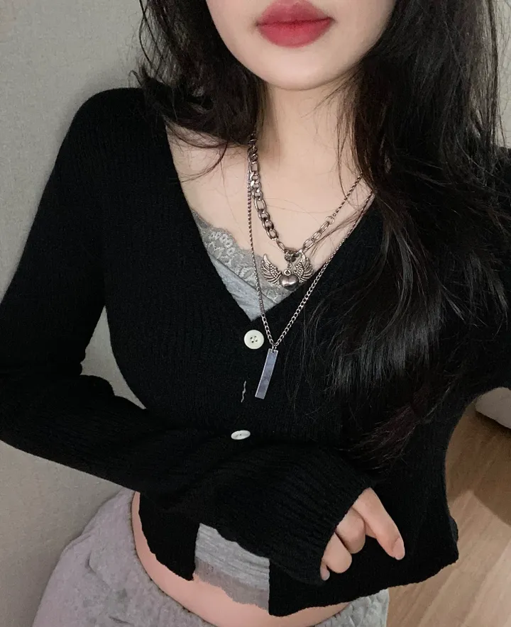 [봄신상🌷/색감보장/부드러워요☁]블라썸 브이넥 투버튼 골지 크롭 가디건 상세 이미지 15