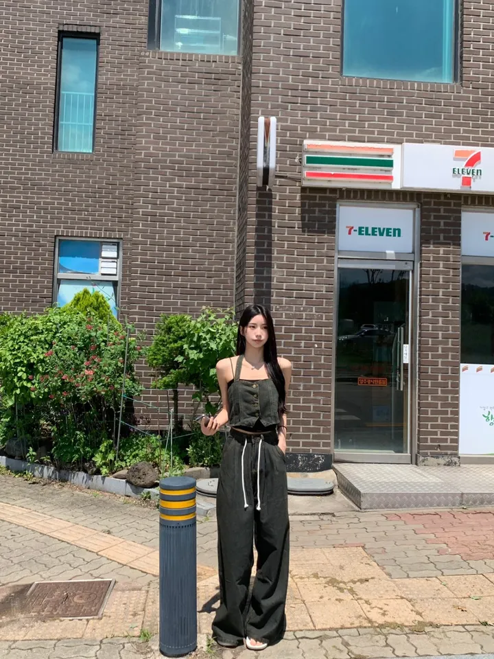 ⁎MADE [코디set/S~L] 치퍼 홀터 데님 크롭 뷔스티에 탑 나시 와이드 롱 생지 워싱 데님 청 팬츠 투피스 세트 <여행룩/힙/빈티지/인생샷!> 상세 이미지 33