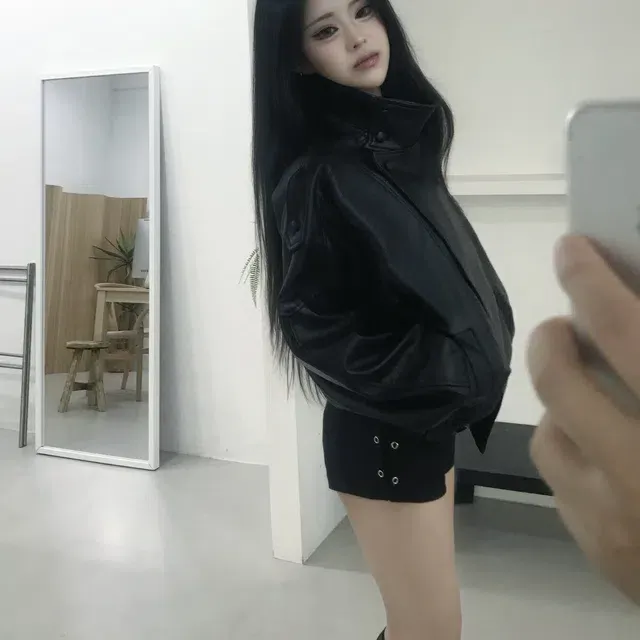 [ 고퀄 최저가 보장💫] 버튼 포인트 하이넥 레더 자켓🖤