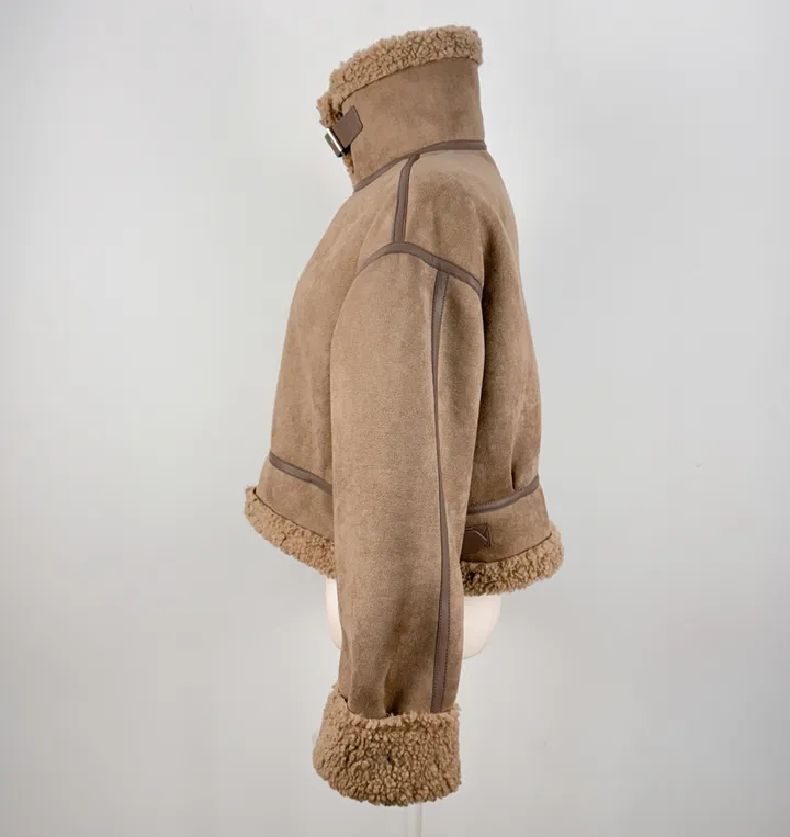 [겨울아우터❄️/무스탕🐻/스웨이드자켓] 치비타 하이넥 버클 지퍼 포켓 레더포인트 양털배색 스웨이드 크롭 무스탕 상세 이미지 53