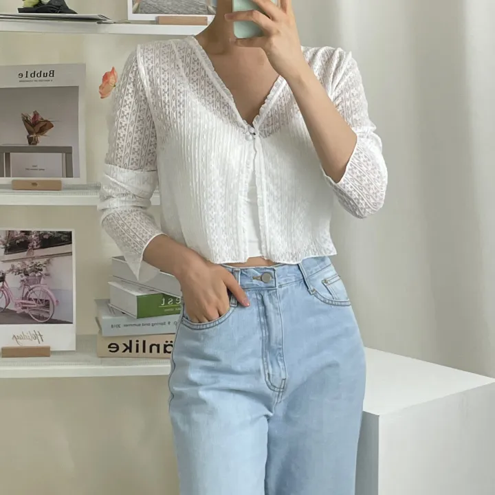 [1+1할인/여리핏/비치웨어] 여름 시스루 펀칭 레이스 프릴 투버튼 브이넥 긴팔 숏 크롭 가디건 (4color) 상세 이미지 5