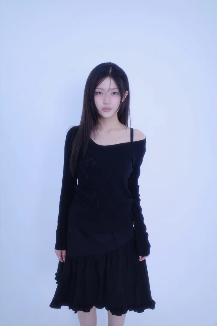 민소매 모델 착용 이미지-S1L4