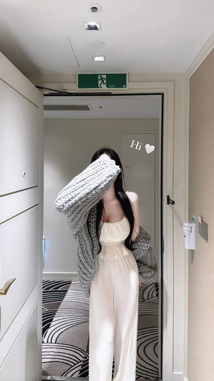 세트가격* 요정룩🩷 Fairy set - 2color / 투피스 셋업 휴양지 코디세트 나시 끈나시 크롭 탑 일자 롱팬츠 와이드팬츠 츄리닝 트레이닝 바지 하의 개강룩 봄 밴딩 상세 이미지 4