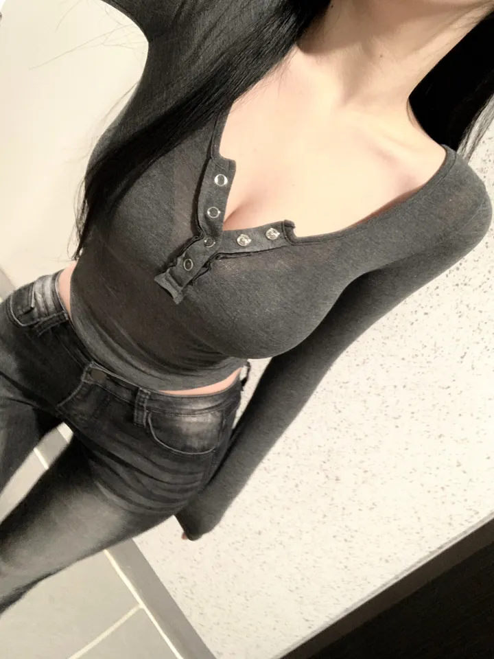 [몰캉..핫걸이되🥵] 미친 쫀득함 원탑 텐셀 또또 버튼 굴림밑단 긴팔 롱슬리브 티셔츠 (6colors) 상세 이미지 7