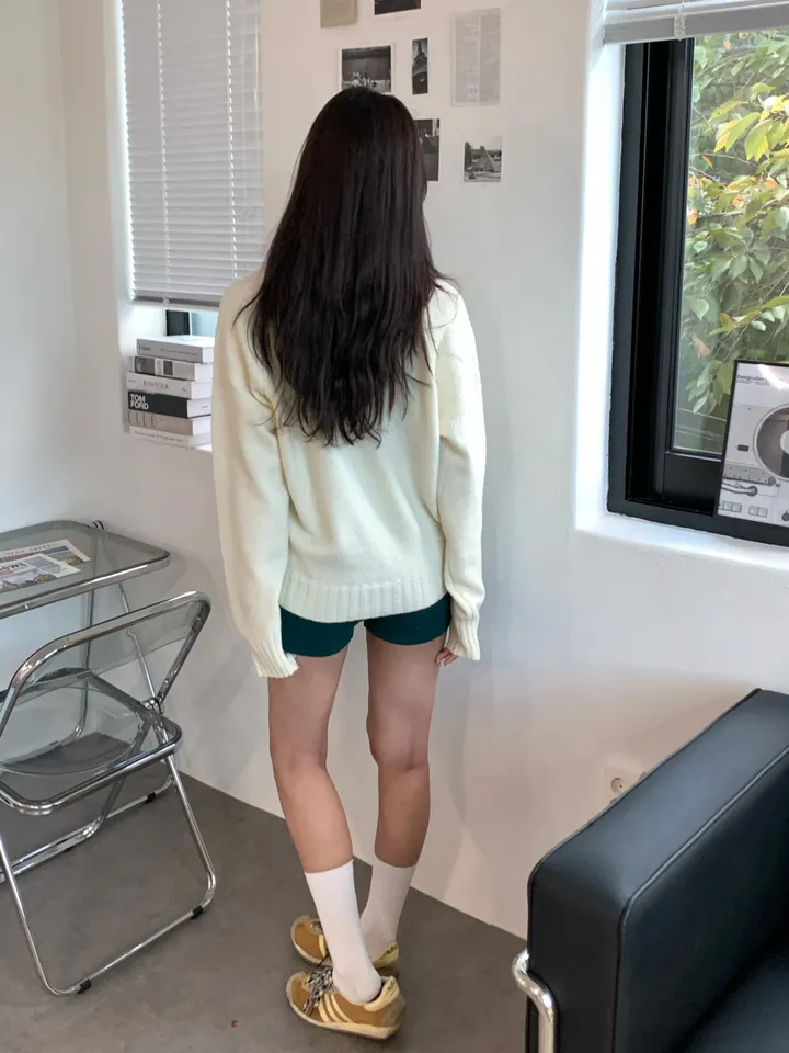 긴팔 티셔츠 모델 착용 이미지-S1L41