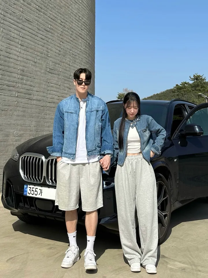 2사이즈! 커플 바이커 청자켓 데님 자켓 흑청 진청 겨울 가을 봄 커플룩 시밀러룩 꾸안꾸 코디 세트 크롭 슬림핏 오버핏 남녀공용 투피스 남자 데이트 빅사이즈 트레이닝  와이드팬츠 상세 이미지 21