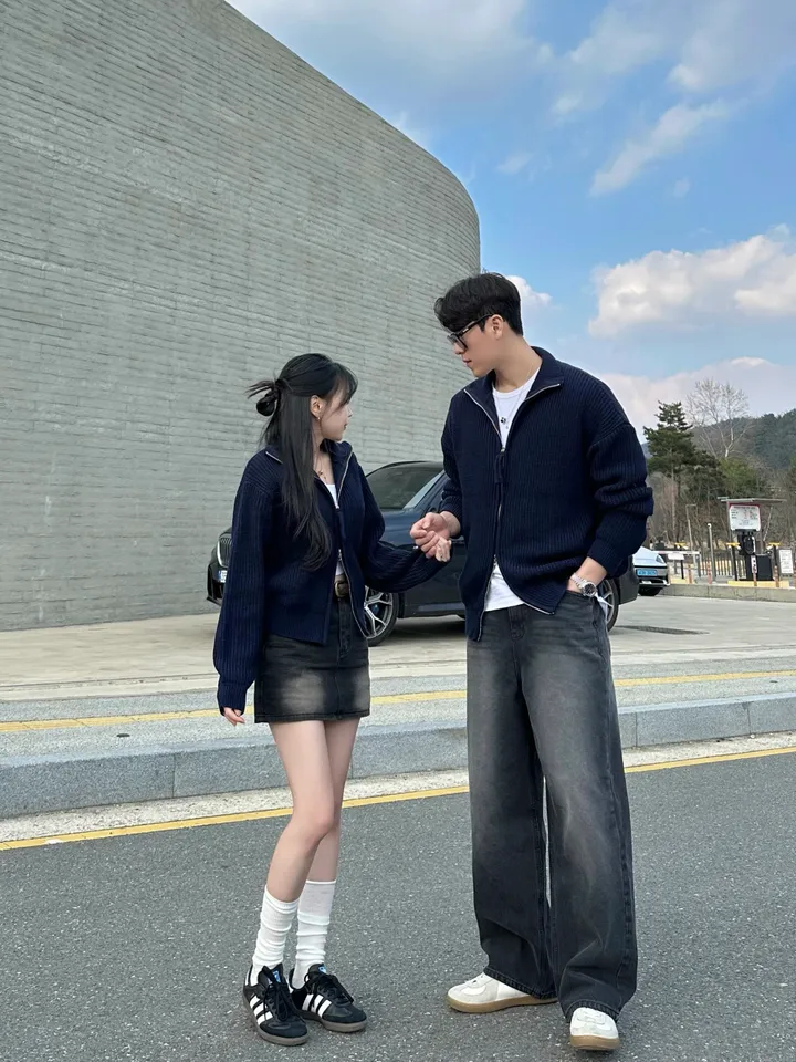 크롭&오버/ 커플 니트 집업 하찌 크롭 니트 오버핏 남녀공용 겨울 가을 봄 커플룩 시밀러룩 꾸안꾸 세트 투피스 남자 코디 데이트 빅사이즈 청치마 청바지 데님 미니 스커트 와이드팬츠 상세 이미지 33
